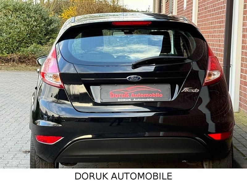 Gebraucht Ford Fiesta Celebration 101 PS (74 kW) 2016 Schwarz Kleinwagen