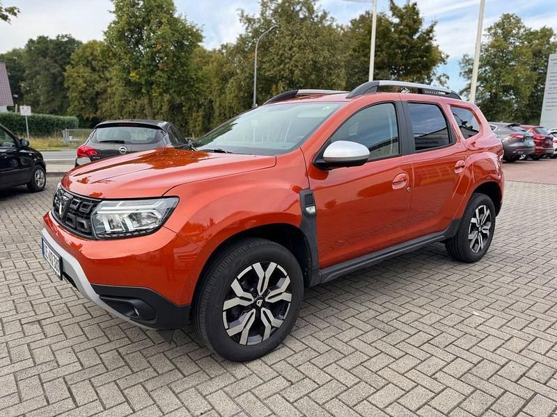 Braun Gebraucht 2022 Dacia Duster SUV | 13.990 € (Superpreis) - Bild 1/4