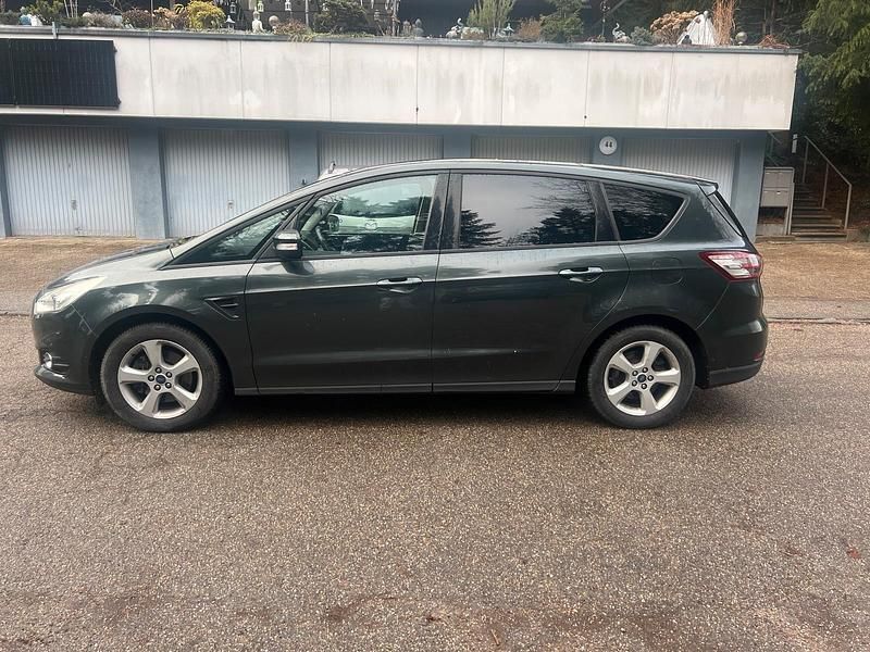 Gebraucht Ford Focus 120 PS (88 kW) 2016 Grau Kombi