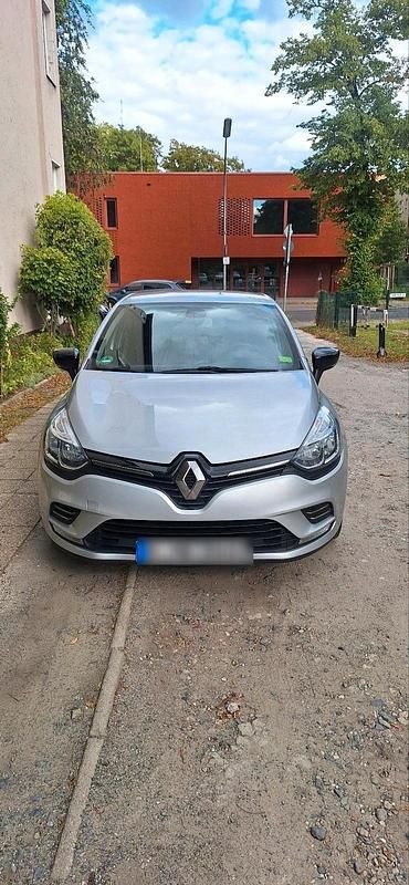 Silber Gebraucht 2017 Renault Clio IV LIMITED Limousine | 7.800 € (Fairer Preis) - Bild 1/4