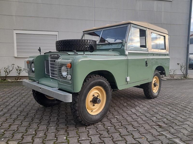 Grün Gebraucht 1974 Land Rover 88 SUV | 29.900 € - Bild 1/4