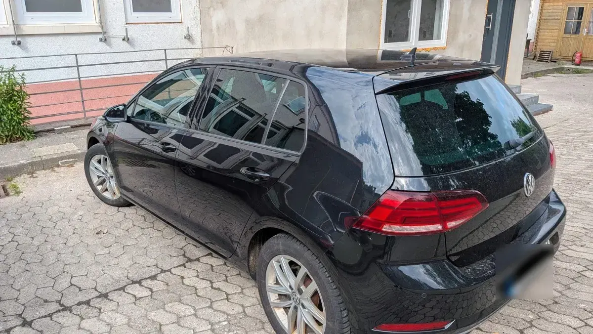 Gebraucht VW Golf VII Comfortline 150 PS (110 kW) 2017 Schwarz Limousine