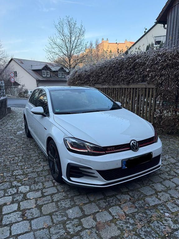 Weiß Gebraucht 2019 VW Golf VII GTI Limousine | 21.900 € (Fairer Preis) - Bild 1/4