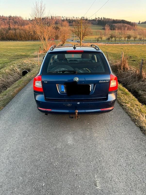 Blau Gebraucht 2006 Skoda Octavia Kombi | 4.500 € (Teuer) - Bild 1/4