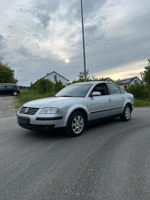 Usata VW Passat 116 CV (85 kW) 2001 Argento Berlina