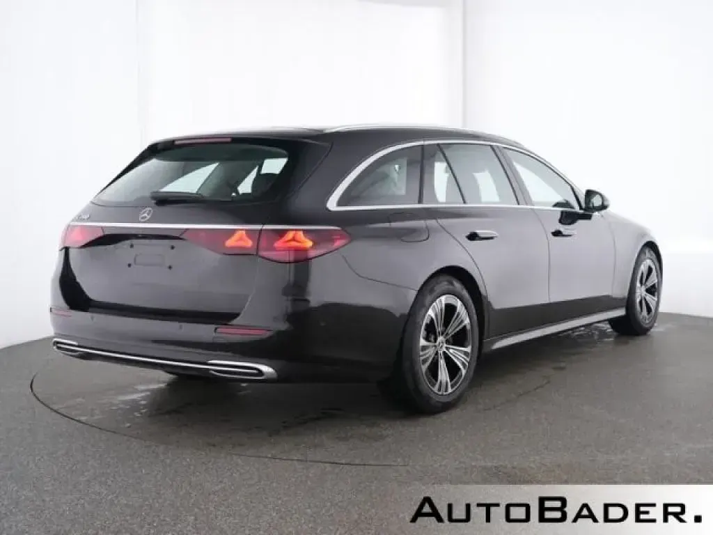 Gebraucht Mercedes 200 Avantgarde 204 PS (150 kW) 2025 197 lack obsidianschwarz (metallic) Kombi