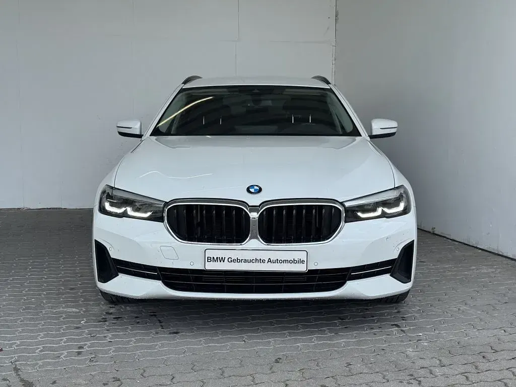 Gebraucht BMW 520 190 PS (139 kW) 2023 Weiß Limousine