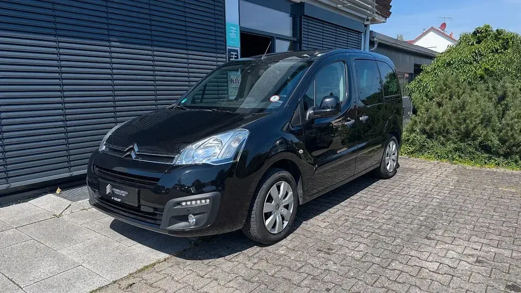 Gebraucht Citroën Berlingo SELECTION 120 PS (88 kW) 2017 Schwarz Van / Kleinbus