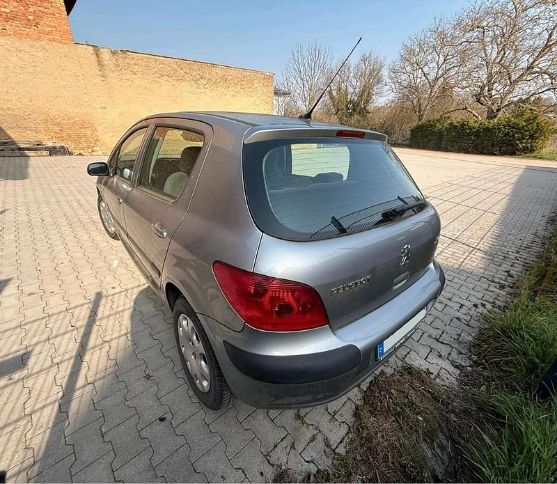 Gebraucht Peugeot 307 109 PS (80 kW) 2003 Silber Kleinwagen