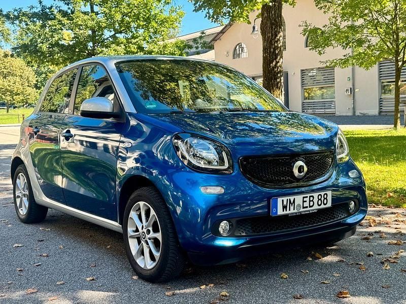 Blau Gebraucht 2017 Smart ForFour Passion Limousine | 8.490 € (Guter Preis) - Bild 1/4