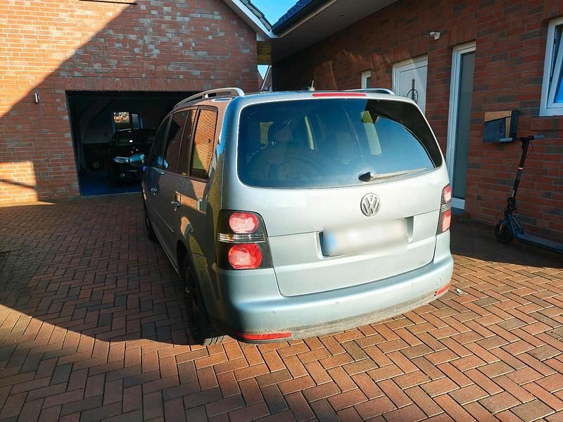 Gebraucht VW Touran 140 PS (102 kW) 2009 Grau Van / Kleinbus