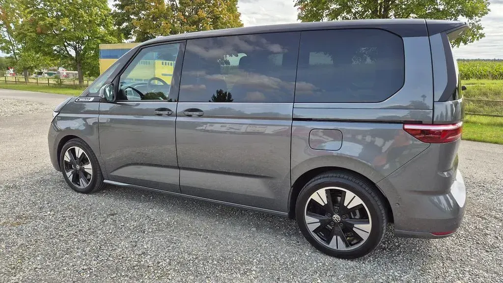 Gebraucht VW T7 Edition 150 PS (110 kW) 2025 Grau Van