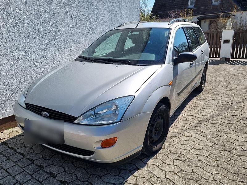 Gebraucht Ford Focus 101 PS (74 kW) 2001 Silber Kombi