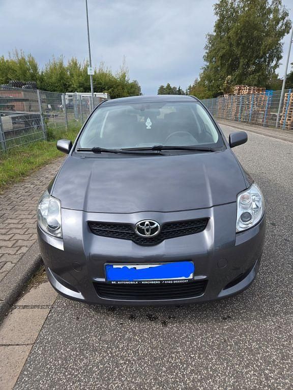 Grau Gebraucht 2007 Toyota Auris Limousine | 2.900 € (Fairer Preis) - Bild 1/4