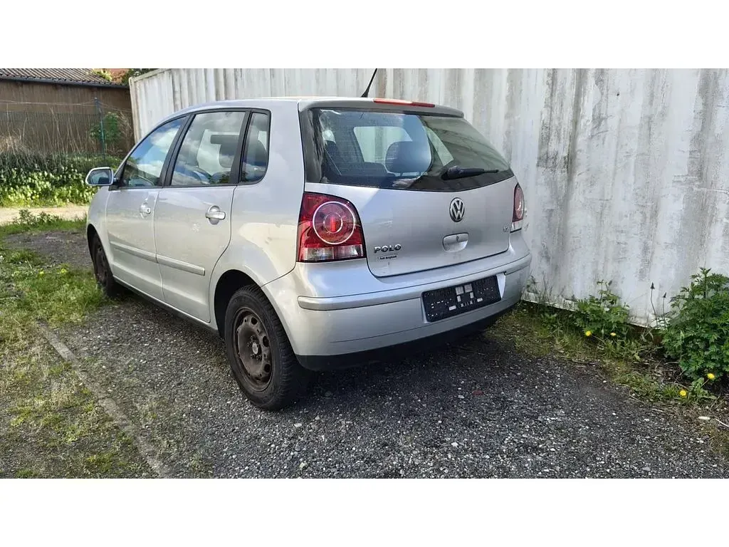 Gebraucht VW Polo 64 PS (47 kW) 2005 Silber Kleinwagen