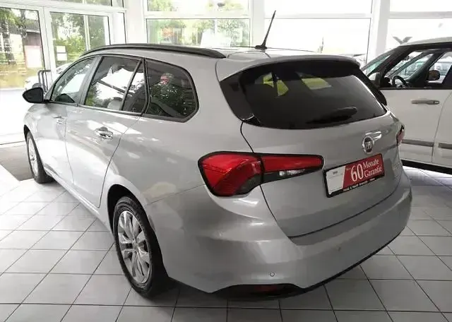 Gebraucht Fiat Tipo Easy 120 PS (88 kW) 2016 Silber Kombi