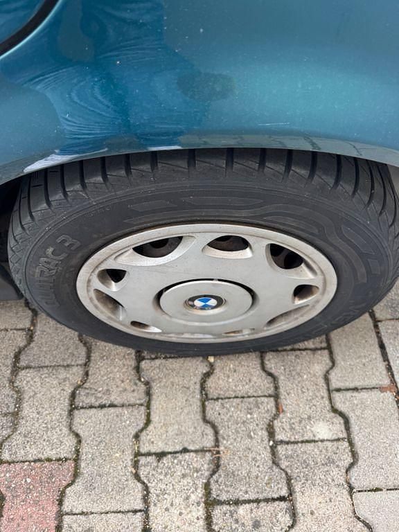 Grün Gebraucht 1997 BMW 316 Limousine | 2.500 € (Fairer Preis) - Bild 1/4