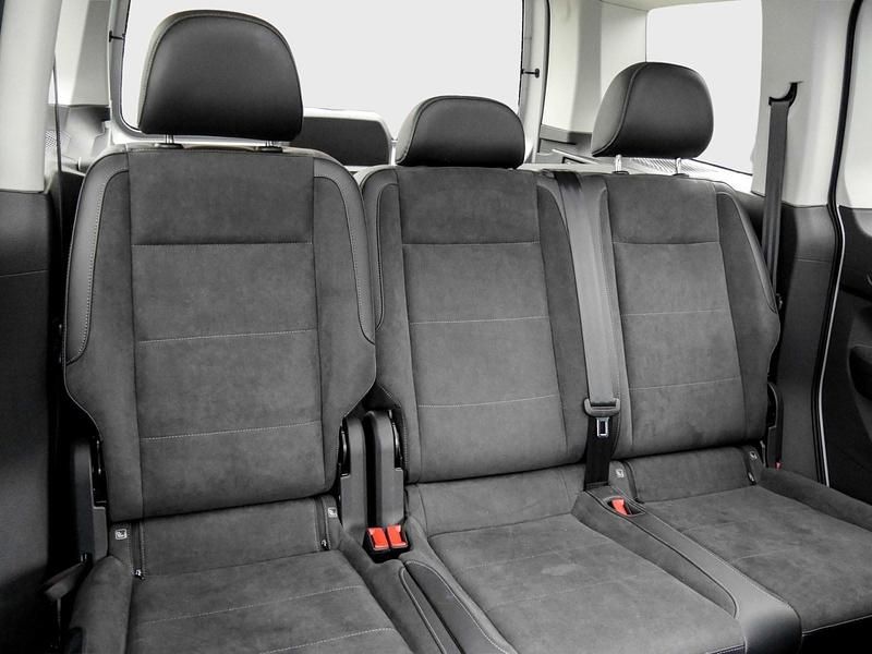 Gebraucht VW Caddy Style 122 PS (89 kW) 2024 Silber Van / Kleinbus