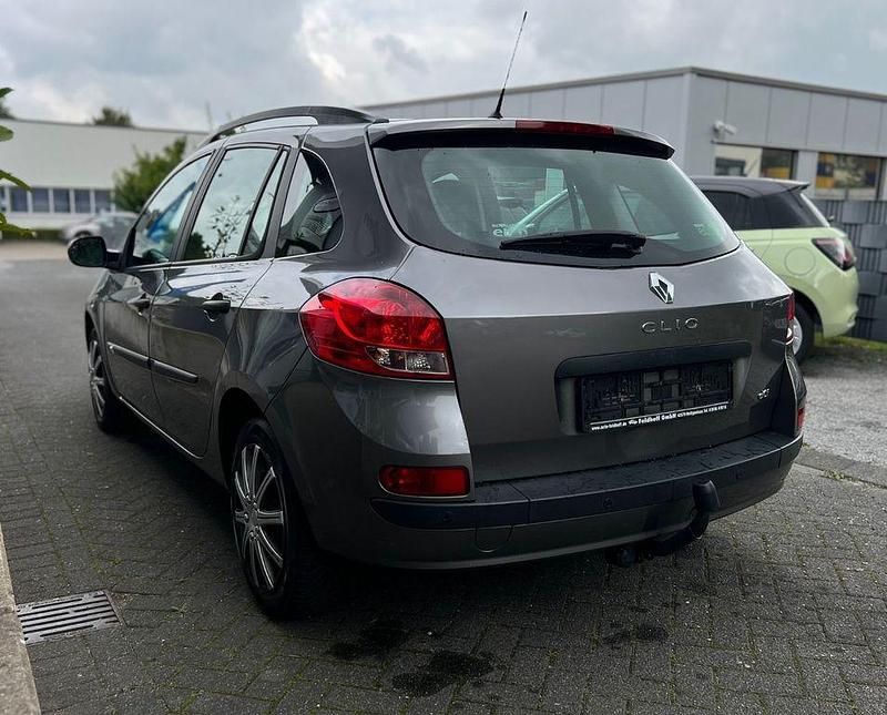 Gebraucht Renault Clio IV Expression 75 PS (55 kW) 2012 Grau Limousine