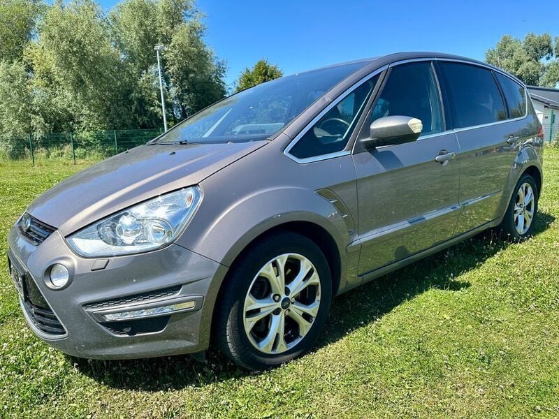 Braun Gebraucht 2011 Ford S-MAX Titanium Van / Kleinbus | 7.900 € (Guter Preis) - Bild 1/4
