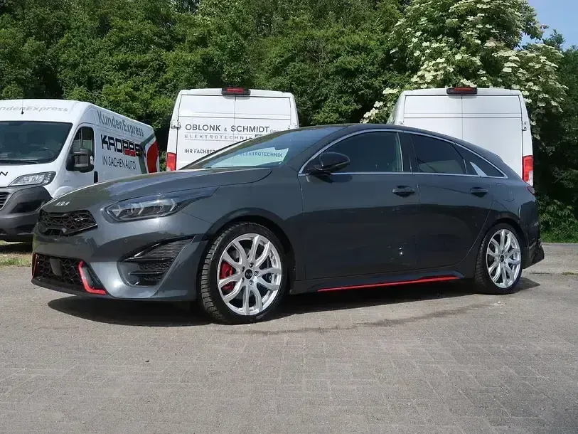 Gebraucht Kia ProCeed Comfort 204 PS (150 kW) 2023 (h8g) pentametal met. Kombi