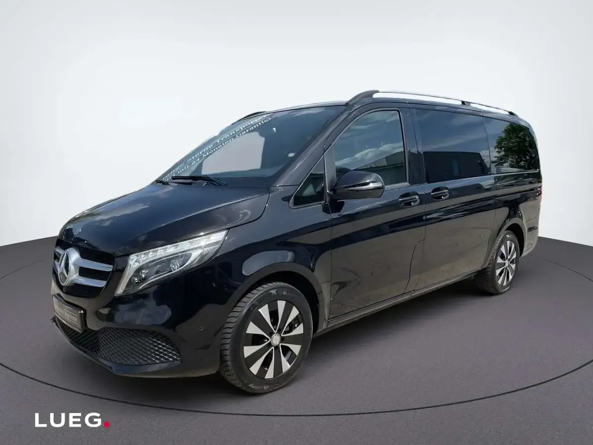 Gebraucht Mercedes V220 Avantgarde Edition 163 PS (119 kW) 2022 Schwarz Van / Kleinbus