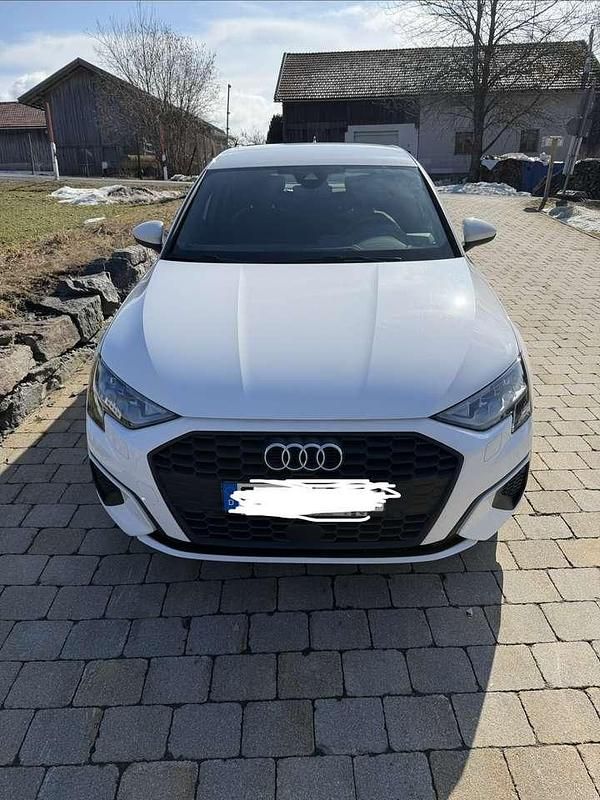 Gebraucht Audi A3 Ambiente 150 PS (110 kW) 2022 Limousine