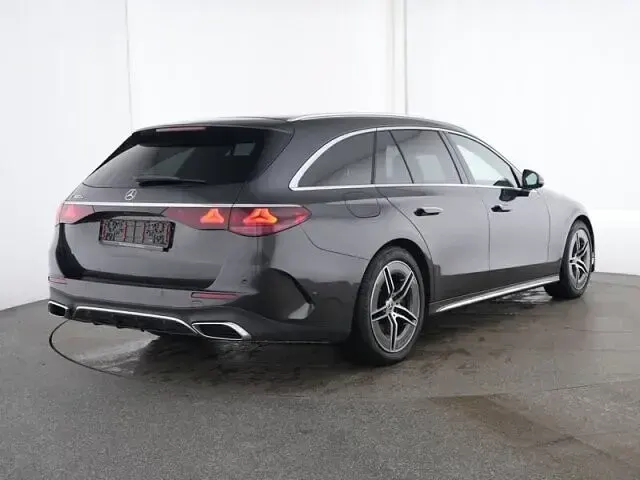 Gebraucht Mercedes E300 AMG 313 PS (230 kW) 2025 Lack graphitgrau Kombi