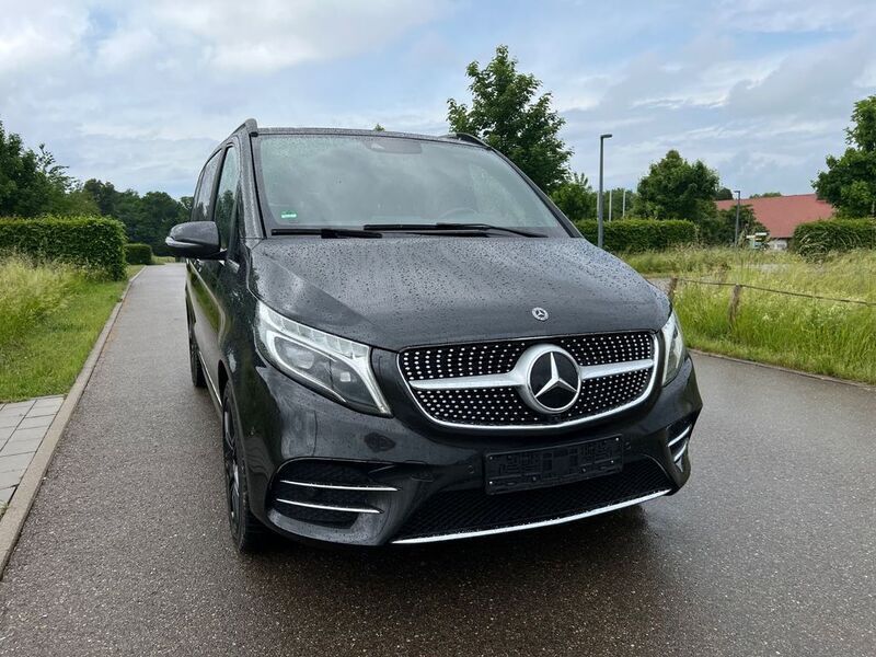 Grau Gebraucht 2020 Mercedes V250 AMG line Van / Kleinbus | 55.999 € (Etwas zu teuer) - Bild 1/3