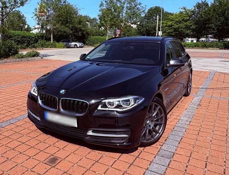 Schwarz Gebraucht 2016 BMW 520 Sport Line Kombi | 12.150 € (Fairer Preis) - Bild 1/4