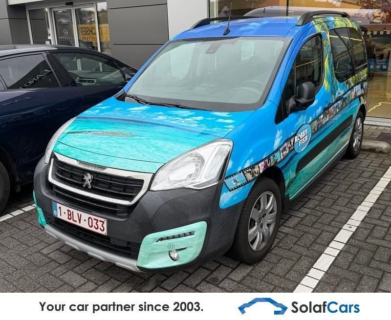 Blau Gebraucht 2017 Peugeot Partner Tepee Van / Kleinbus | 6.655 € (Guter Preis) - Bild 1/4