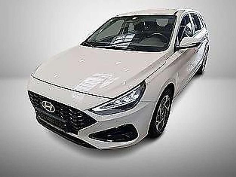 Gebraucht Hyundai i30 Style 101 PS (74 kW) 2024 Weiß Limousine
