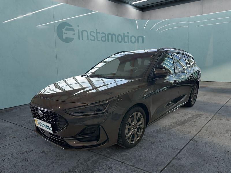 Grau Gebraucht 2023 Ford Focus ST-Line Kombi | 27.699 € (Etwas zu teuer) - Bild 1/4