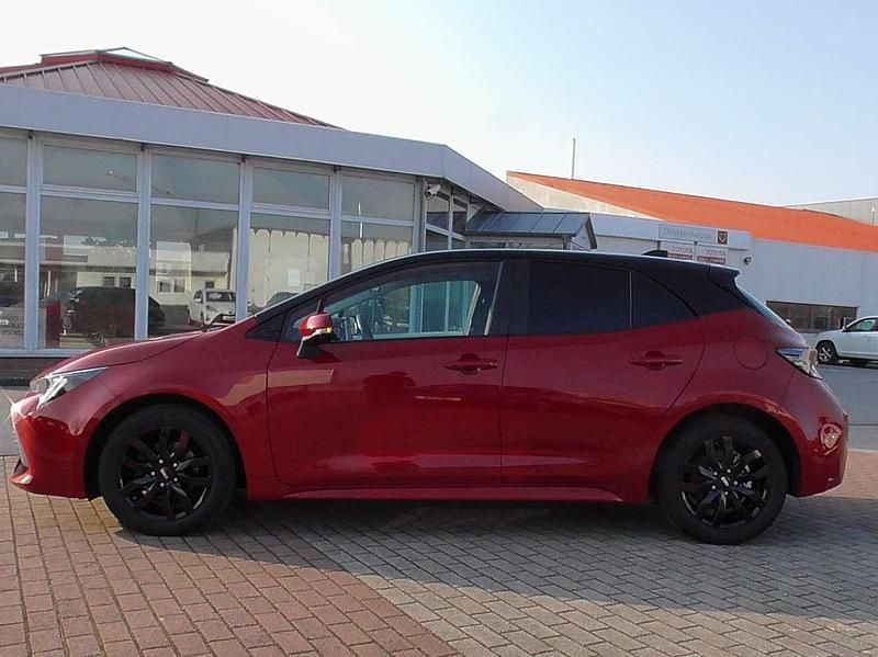 Gebraucht Toyota Corolla 116 PS (85 kW) 2019 Emotional red 2 Kleinwagen