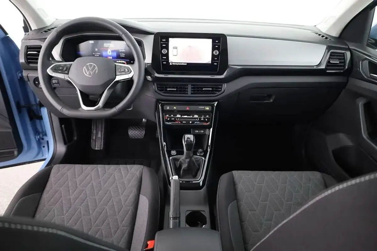 Neu VW T-Cross Life 116 PS (85 kW) 2025 Clear blue metallic SUV