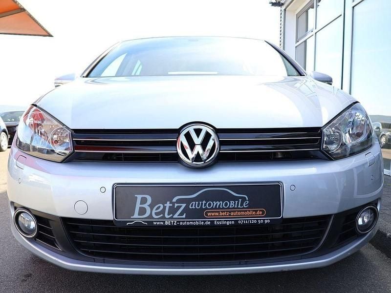 Gebraucht VW Golf VI Team 105 PS (77 kW) 2010 Silber Kleinwagen