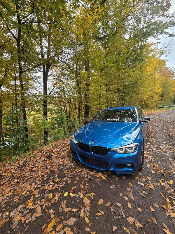 Blau Gebraucht 2018 BMW 320 Shadowline Kombi | 13.800 € (Fairer Preis) - Bild 1/4