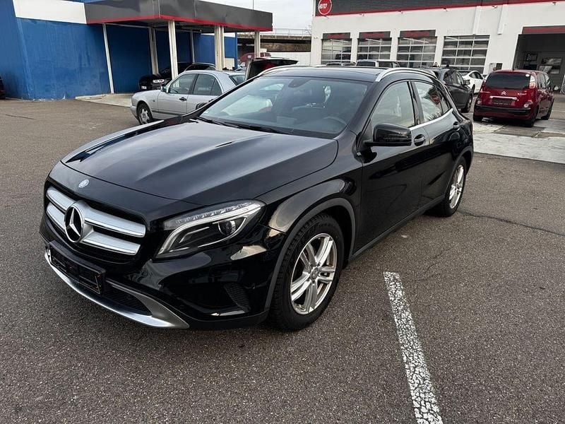 Gebraucht Mercedes GLA220 170 PS (125 kW) 2015 Schwarz SUV