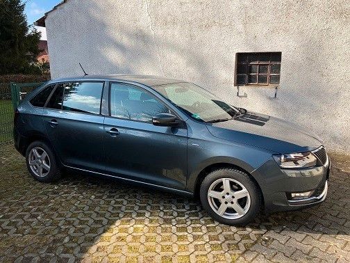 Grau Gebraucht 2018 Skoda Rapid Clever Limousine | 11.599 € (Fairer Preis) - Bild 1/4