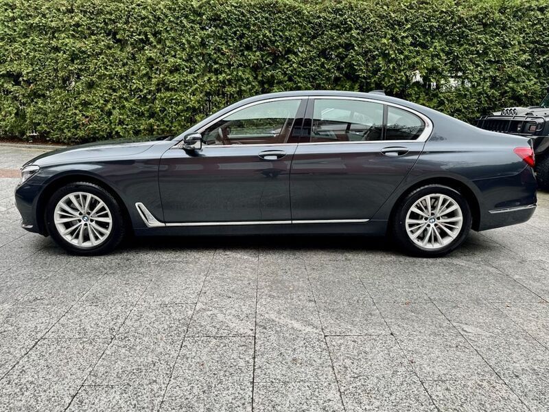 Gebraucht BMW 750 449 PS (330 kW) 2017 Grau Limousine