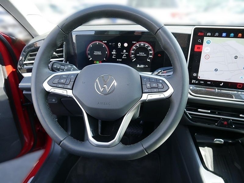 Gebraucht VW Passat 150 PS (110 kW) 2024 Rot Kombi