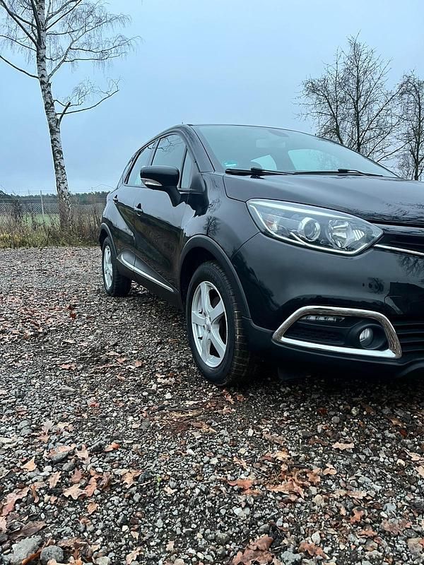 Gebraucht Renault Captur 120 PS (88 kW) 2014 Schwarz SUV