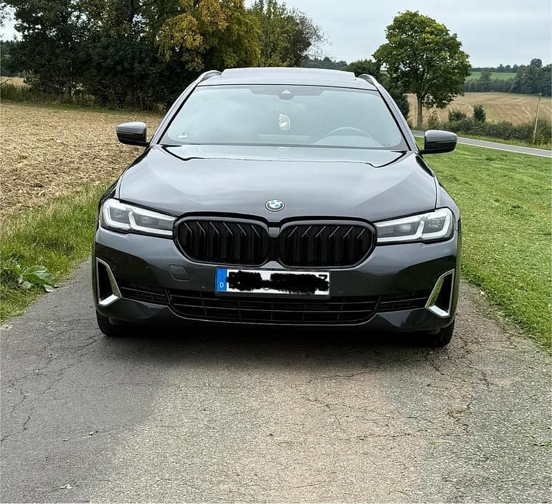 Andere farben Gebraucht 2021 BMW 520 Kombi | 27.000 € (Etwas zu teuer) - Bild 1/4