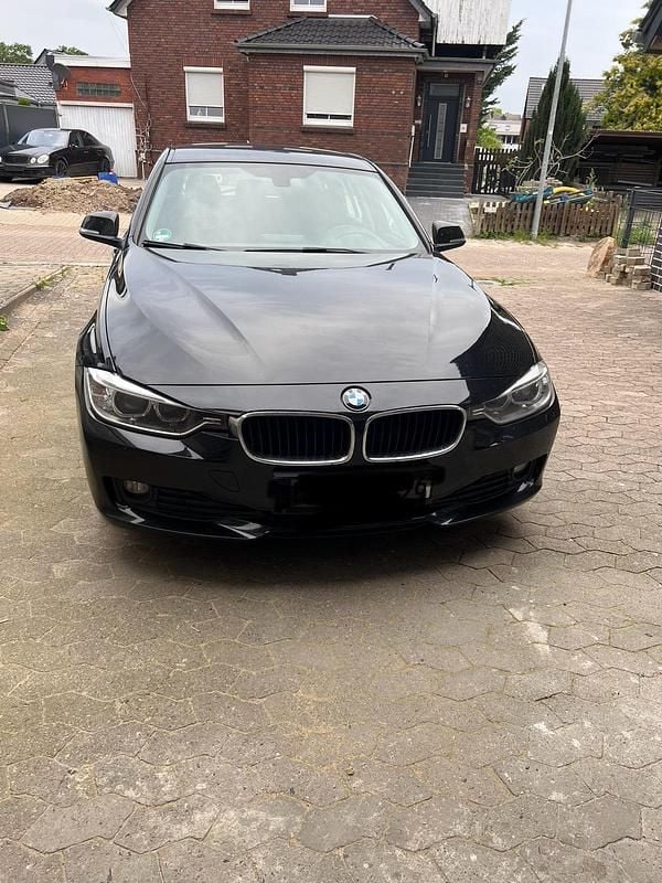 Schwarz Gebraucht 2013 BMW 316 Kombi | 10.500 € (Teuer) - Bild 1/4