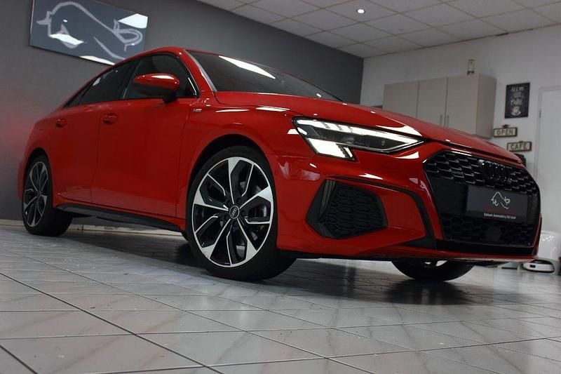 Gebraucht Audi A3 Ambiente 200 PS (147 kW) 2022 Tango rot met (metallic) Limousine