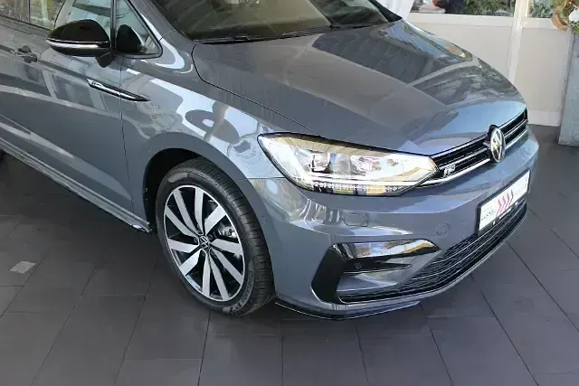 Gebraucht VW Touran Highline 150 PS (110 kW) 2024 Grau (delfingrau metallic) Van / Kleinbus