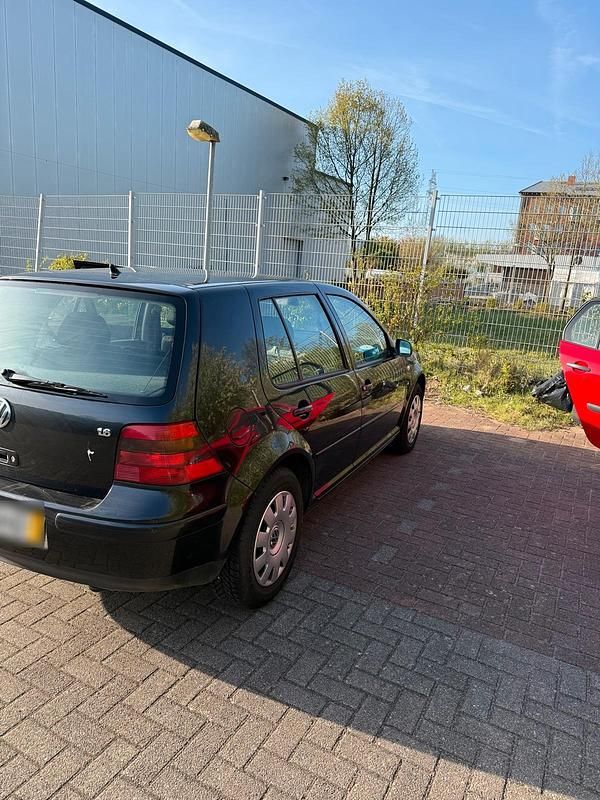 Gebraucht VW Golf 75 PS (55 kW) 2001 Schwarz Coupé