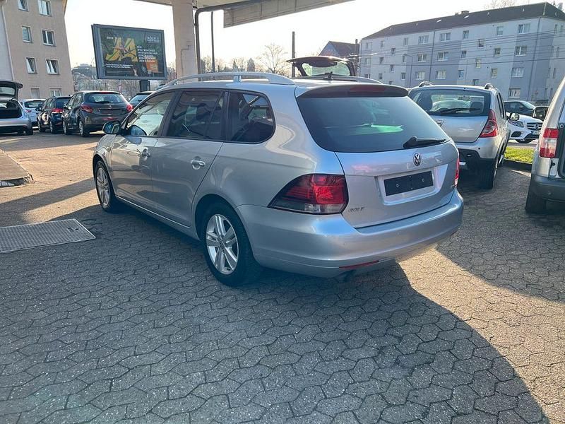 Gebraucht VW Golf VI Match 105 PS (77 kW) 2013 Silber Kleinwagen