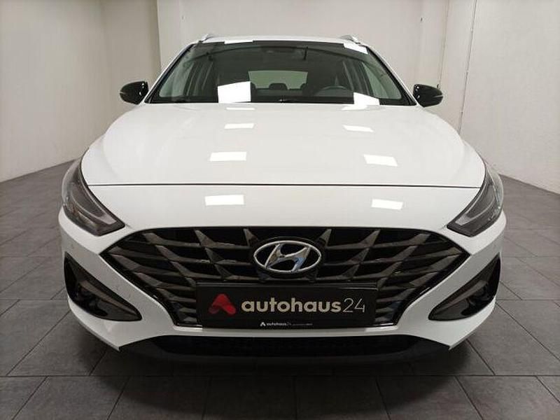 Gebraucht Hyundai i30 120 PS (88 kW) 2022 Weiß Kombi