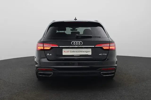 Gebraucht Audi A4 Sport 204 PS (150 kW) 2022 Brillantschwarz Kombi